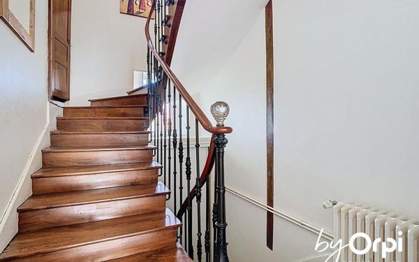 Maison à vendre    8 pièces • 213 m2 Arpheuilles-Saint-Priest