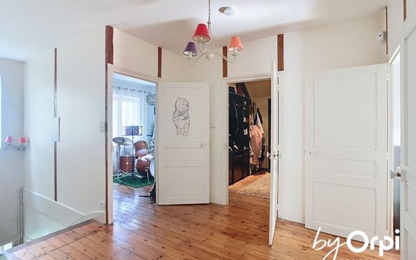 Maison à vendre    8 pièces • 213 m2 Arpheuilles-Saint-Priest