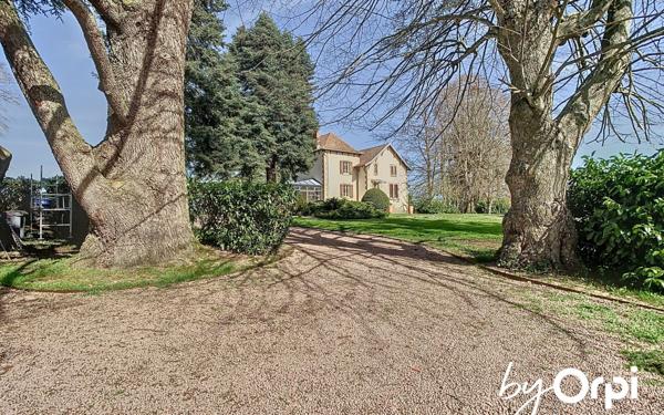 Maison à vendre    8 pièces • 213 m2 Arpheuilles-Saint-Priest