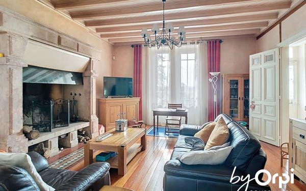 Maison à vendre    8 pièces • 213 m2 Arpheuilles-Saint-Priest