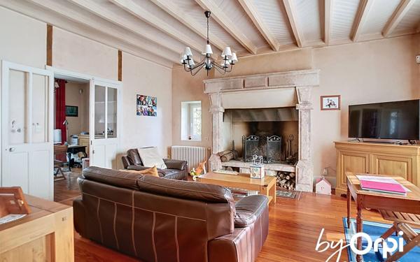 Maison à vendre    8 pièces • 213 m2 Arpheuilles-Saint-Priest