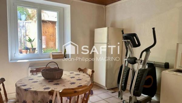 Maison en pierre – 2 chambres, bureau et grenier aménageable