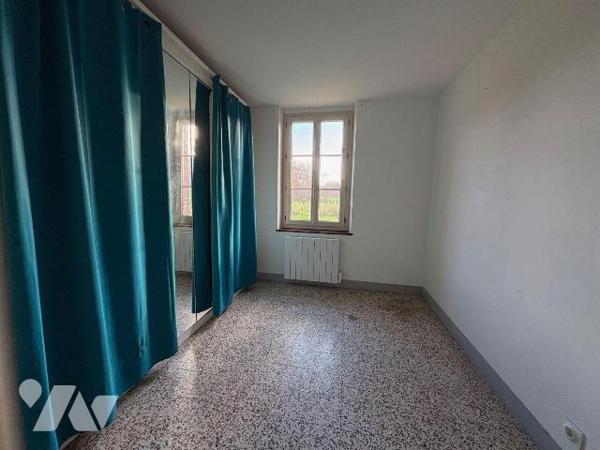 Nichée au c?ur de la Sologne, à Salbris, cette propriété vous invite à découvrir un lieu où la ...