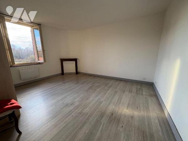 Nichée au c?ur de la Sologne, à Salbris, cette propriété vous invite à découvrir un lieu où la ...