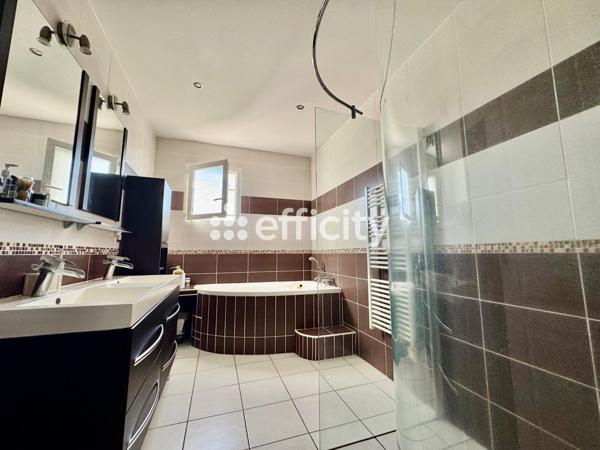 Maison 7 pièces - 140 m² Exclusivité efficity