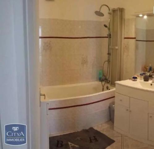 Appartement à louer 3 pièces 74.12m²