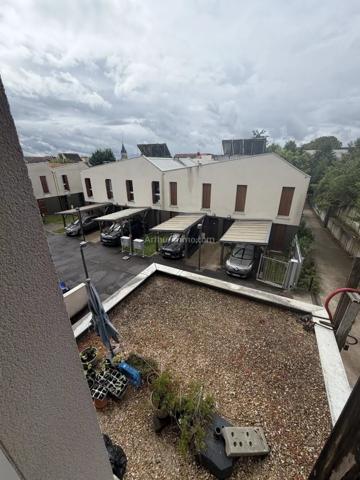 Vente                                                      Appartement
                        
                     2 pièces                      45 m2                     à Pierrefitte-sur-Seine