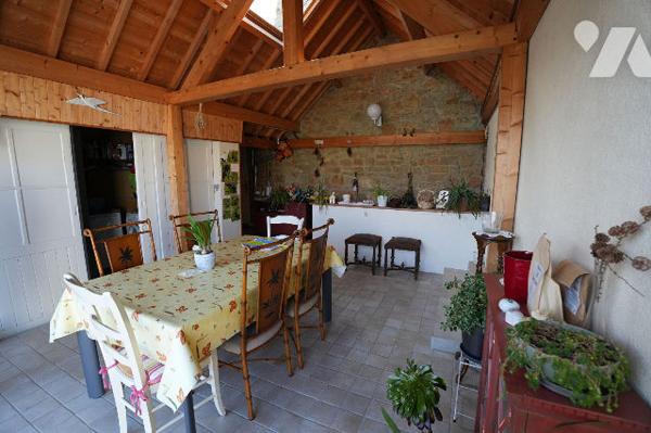 MAISON 2 ou 3 CHAMBRES AVEC BUREAU, JARDIN, VERANDA ET CAVE