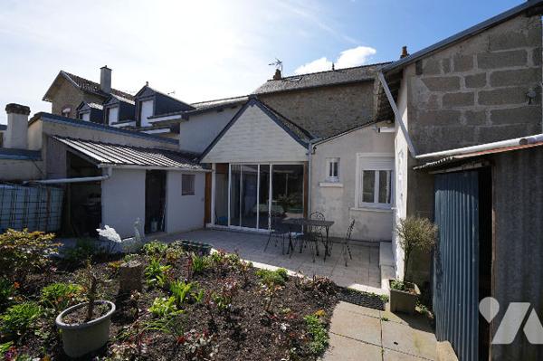 MAISON 2 ou 3 CHAMBRES AVEC BUREAU, JARDIN, VERANDA ET CAVE