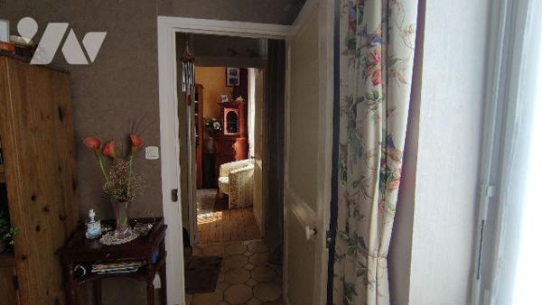 MAISON 2 ou 3 CHAMBRES AVEC BUREAU, JARDIN, VERANDA ET CAVE