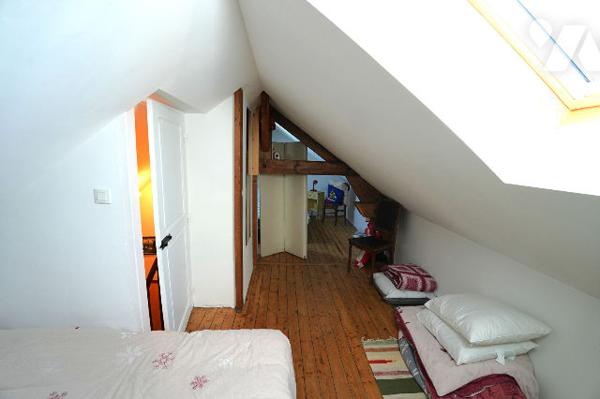 MAISON 2 ou 3 CHAMBRES AVEC BUREAU, JARDIN, VERANDA ET CAVE