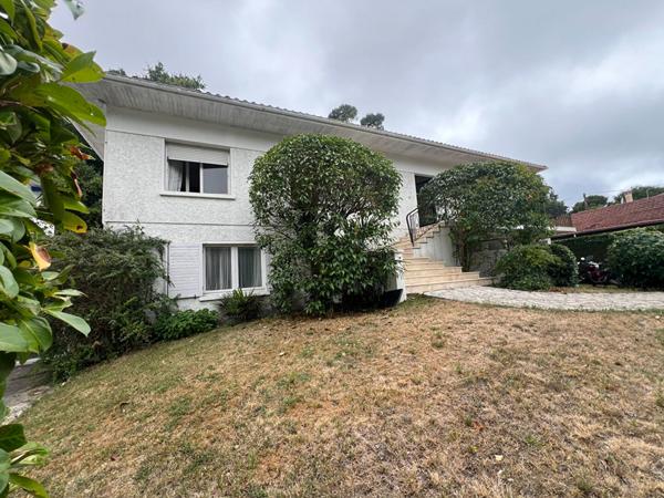 Maison Arcachon 7 pièce(s) 220 m2 33120