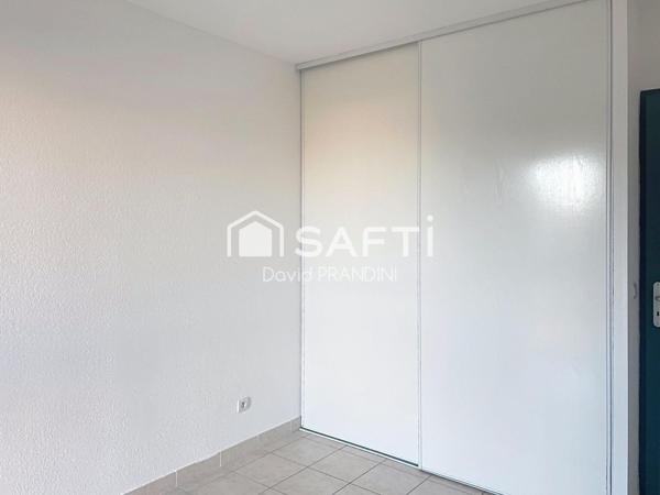 Appartement type 2- terrasse-place de parking privative et ascenseur