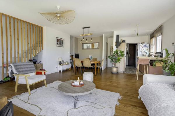 Maison moderne 4 chambres à Mérignac, 110 m²