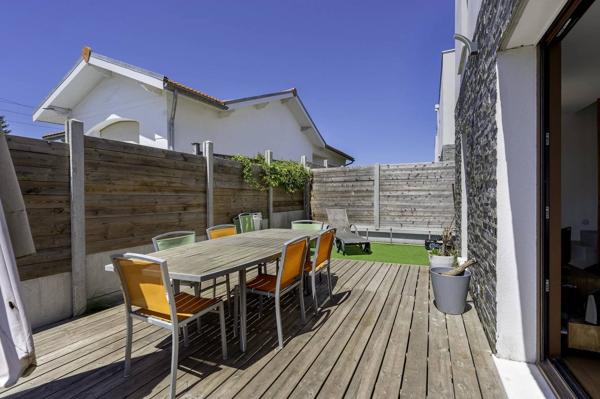 Maison moderne 4 chambres à Mérignac, 110 m²