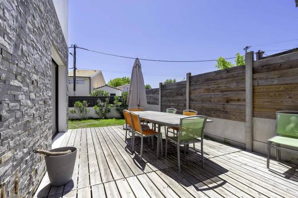 Maison moderne 4 chambres à Mérignac, 110 m²