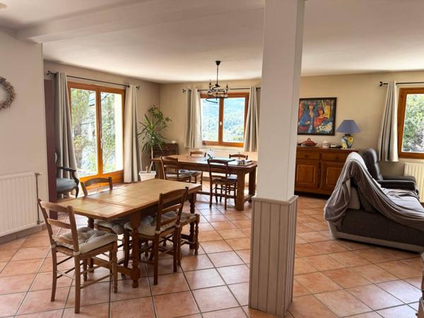 Maison 142m² avec vue panoramique sur sous sol complet avec 3 502m² de terrain