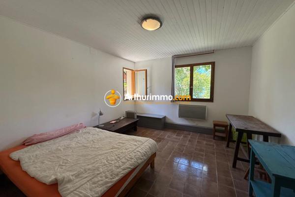 Vente                                                      Maison
                        
                     5 pièces                      122 m2                     à Eygliers