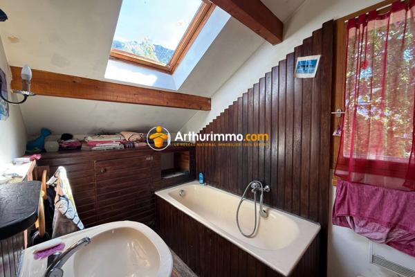 Vente                                                      Maison
                        
                     5 pièces                      122 m2                     à Eygliers