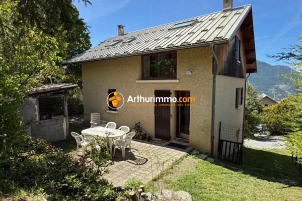 Vente                                                      Maison
                        
                     5 pièces                      122 m2                     à Eygliers