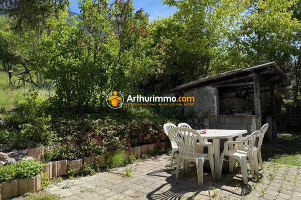 Vente                                                      Maison
                        
                     5 pièces                      122 m2                     à Eygliers