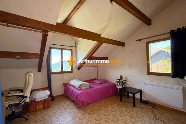Vente                                                      Maison
                        
                     5 pièces                      122 m2                     à Eygliers