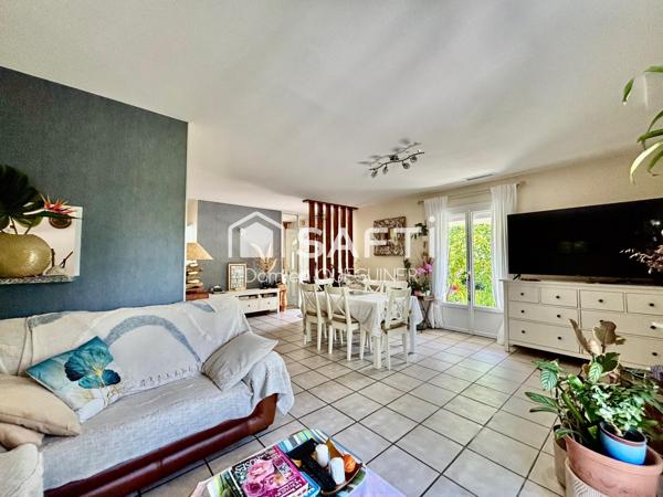 Maison 4 chambres , piscine , beau jardin , garage