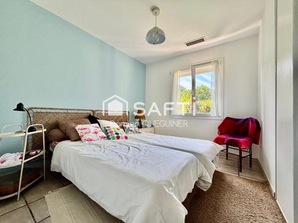 Maison 4 chambres , piscine , beau jardin , garage
