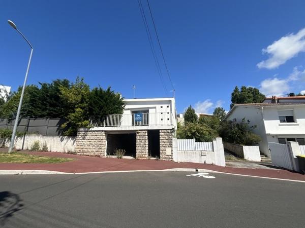 Immeuble à vendre 415 935 € Royan 239 m² DPE F