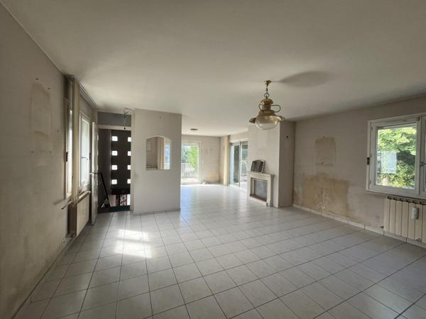 Immeuble à vendre 415 935 € Royan 239 m² DPE F
