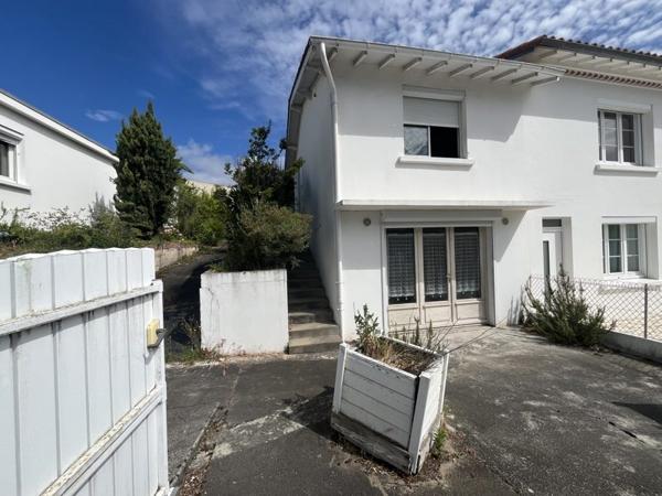 Immeuble à vendre 415 935 € Royan 239 m² DPE F