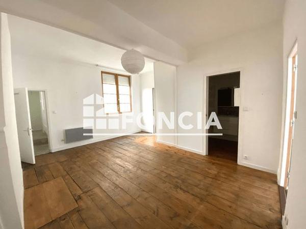 Location Appartement 2 pièces 67.4 m² - 56 RUE DES MERCIERS La Rochelle 17000