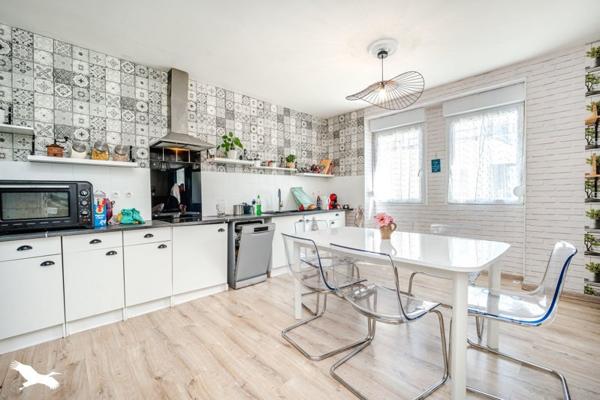 Maison à vendre 281 430 € Douarnenez 9 p 190 m² DPE C