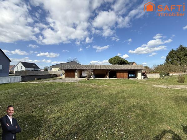Superbe terrain constructible de 8 ares avec une dépendance, libre de constructeur et hors lotissement !