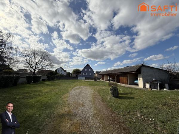 Superbe terrain constructible de 8 ares avec une dépendance, libre de constructeur et hors lotissement !