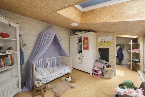 Charmante maison T3 en pierre et bois, deux chambres, dressing, jardin et garage