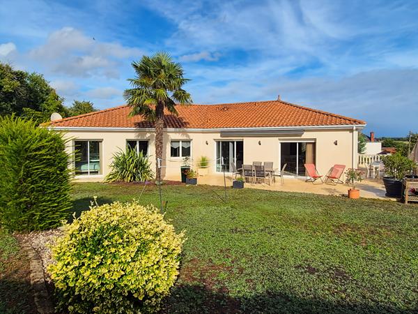 Magnifique propriété de 184 m² avec sous-sol total