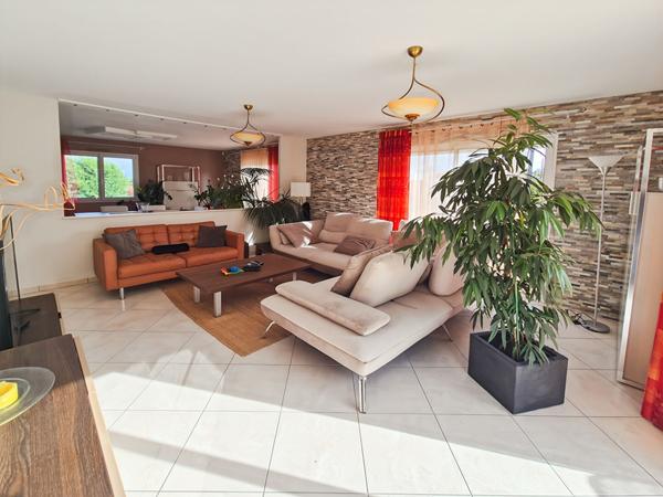 Magnifique propriété de 184 m² avec sous-sol total