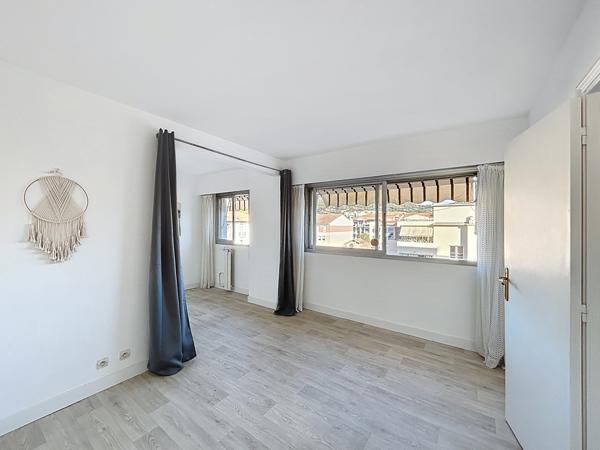 Grand 2 pièces - Bas Carnot - 2 caves - 1 stationnement