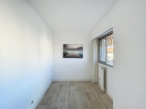 Grand 2 pièces - Bas Carnot - 2 caves - 1 stationnement