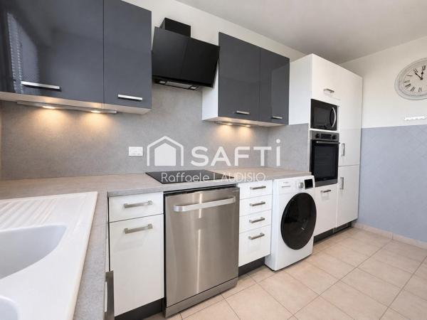 T3 de 80m², au calme proche commerces vue pano