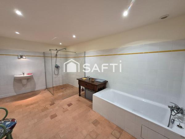 MAISON MAITRE 5ch +Rivière +Jardin +65m² à rénover