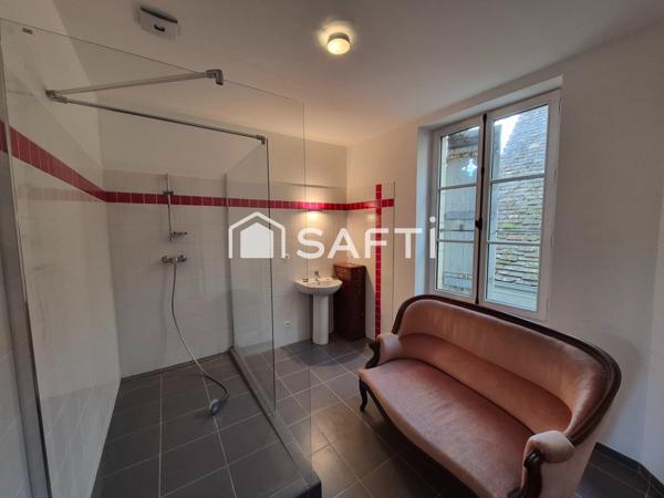 MAISON MAITRE 5ch +Rivière +Jardin +65m² à rénover