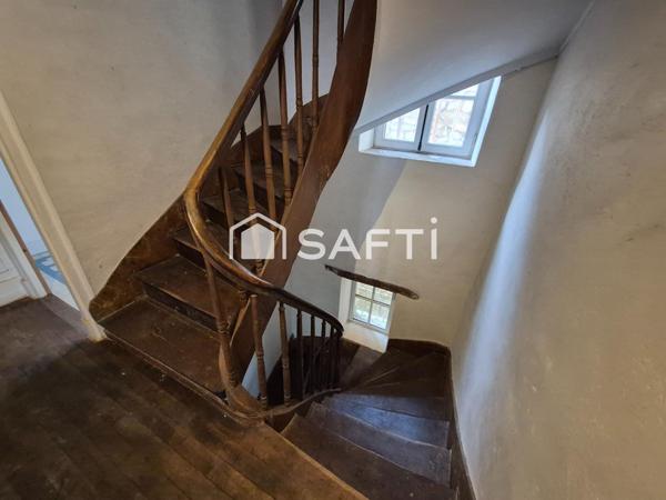 MAISON MAITRE 5ch +Rivière +Jardin +65m² à rénover