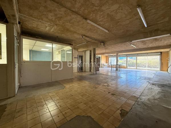 Local commercial de 318 m²