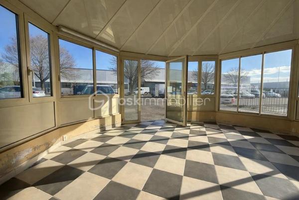 Local commercial de 318 m²