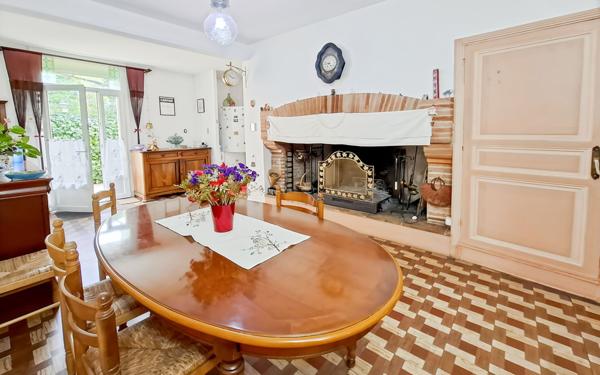 Maison à vendre    5 pièces •  Pompignan