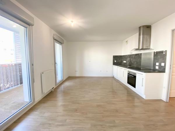Appartement 2 pièces 45m2 avec balcon et parking