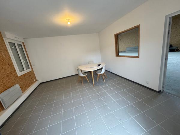 A LOUER : Local d'activité NEUF environ 300 m2 - PONTCHATEAU