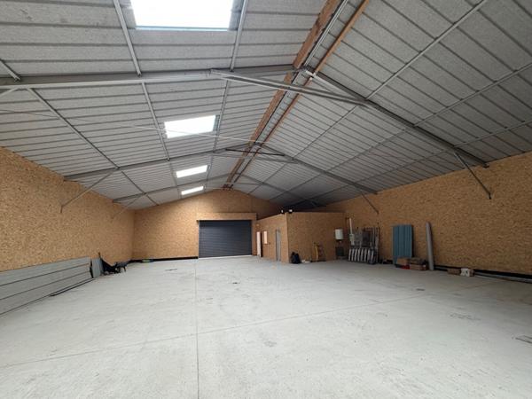 A LOUER : Local d'activité NEUF environ 300 m2 - PONTCHATEAU